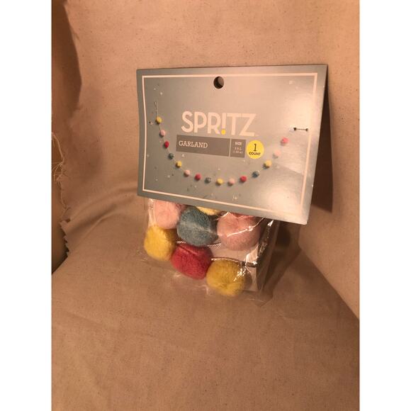 Spritz NWT Bright Pom Pom Garland 1 Count 5ft Multicolor Pastels - Picture 1 of 7